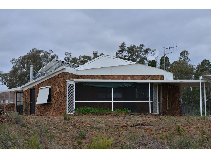 230 ‘BANGALAY COTTAGE’  Tothills Road, Coonabarabran NSW 2357