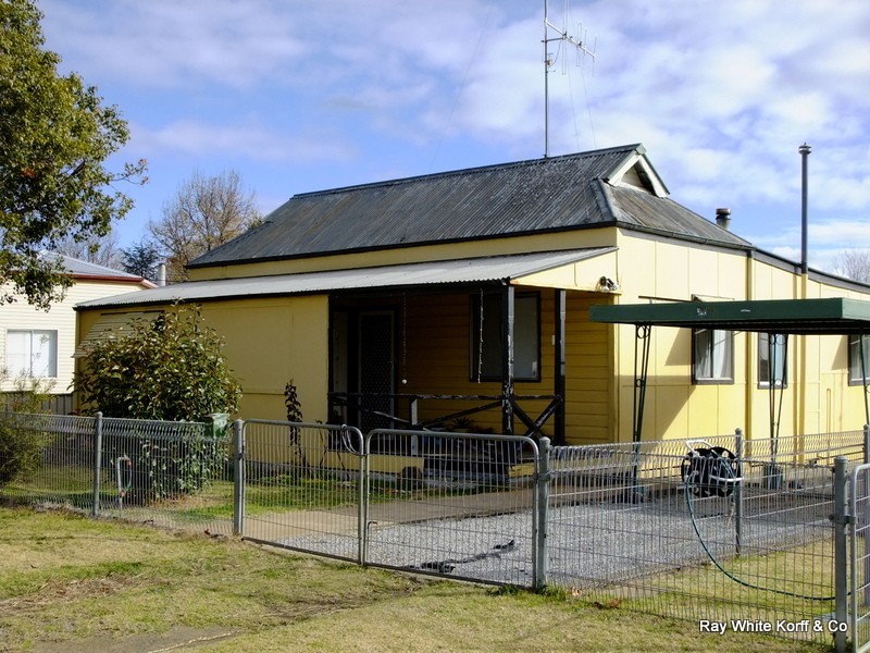 32 Knight Street, Coonabarabran NSW 2357
