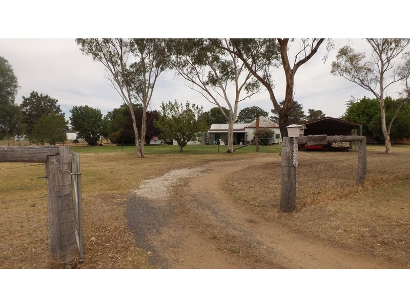 1 Yarren Street, Binnaway NSW 2395