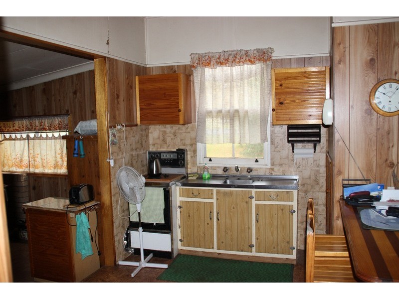 38 Castlereagh Ave, Binnaway NSW 2395