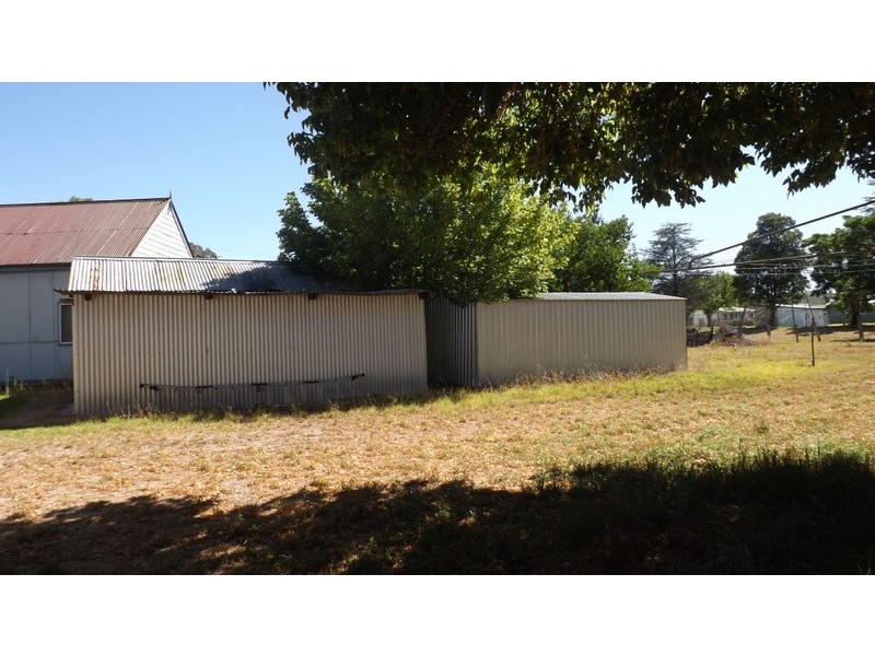 38 Castlereagh Ave, Binnaway NSW 2395