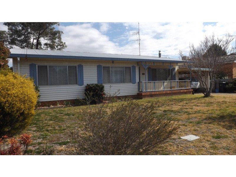 16 Knight Street, Coonabarabran NSW 2357