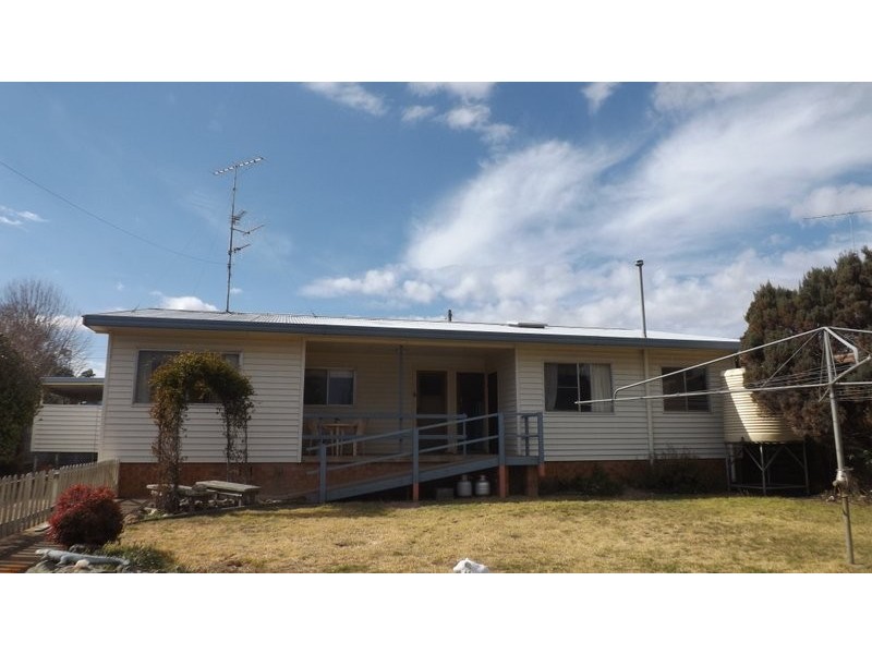 16 Knight Street, Coonabarabran NSW 2357