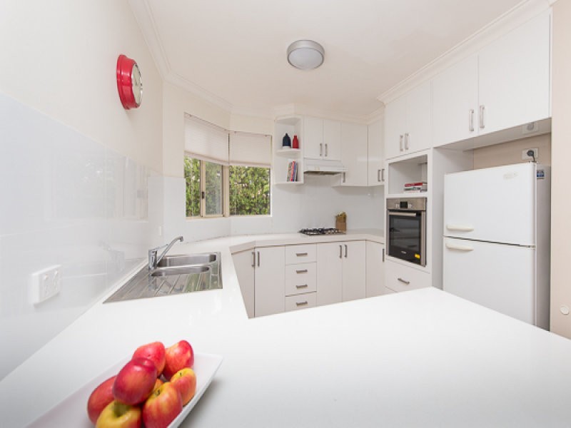 2/58 Kinsella Street, Joondanna WA 6060