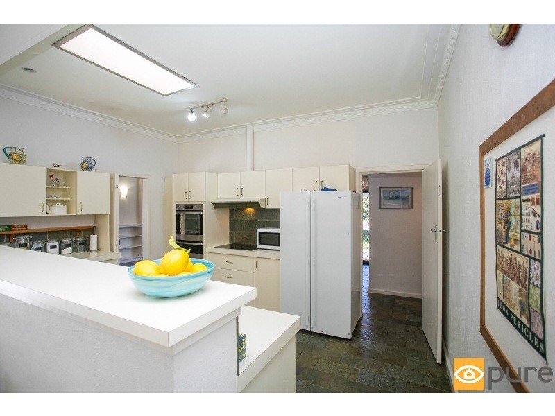 1 Boscombe Avenue, City Beach WA 6015