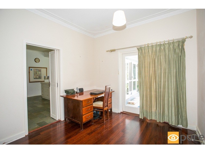 1 Boscombe Avenue, City Beach WA 6015