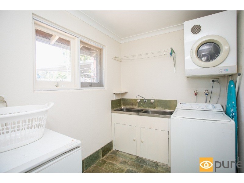 1 Boscombe Avenue, City Beach WA 6015