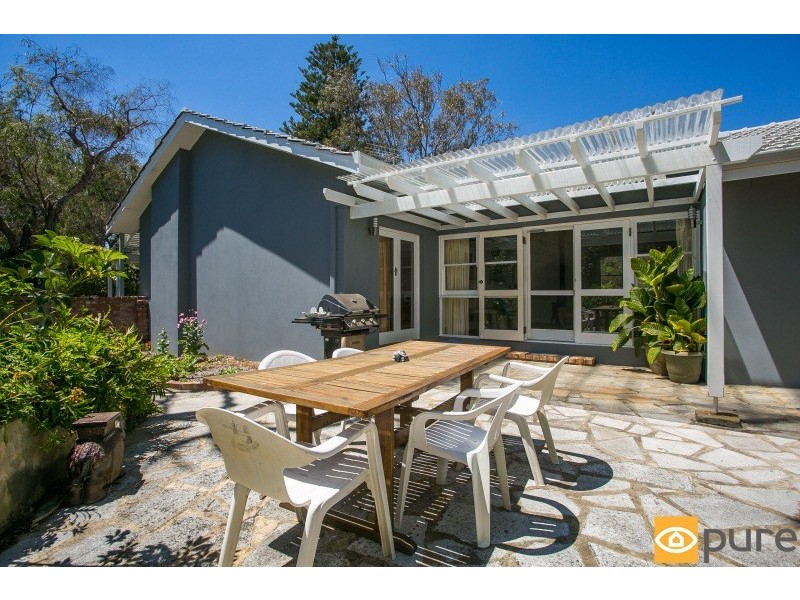 1 Boscombe Avenue, City Beach WA 6015