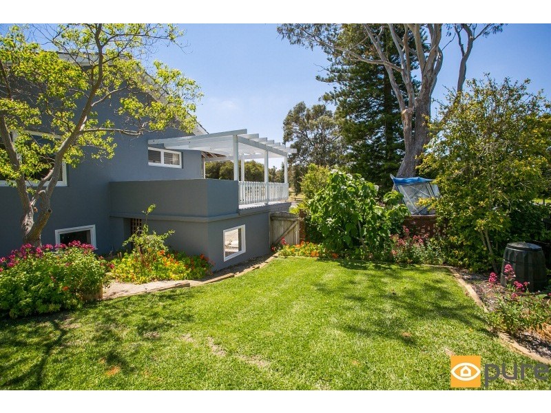 1 Boscombe Avenue, City Beach WA 6015