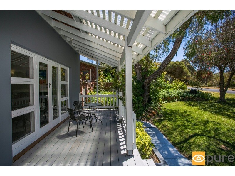 1 Boscombe Avenue, City Beach WA 6015