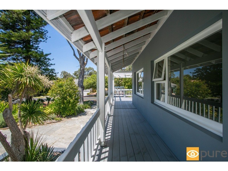 1 Boscombe Avenue, City Beach WA 6015