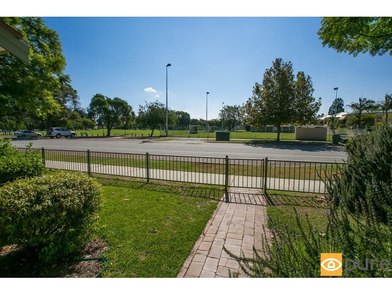 2/1 Mary Street, Como WA 6152