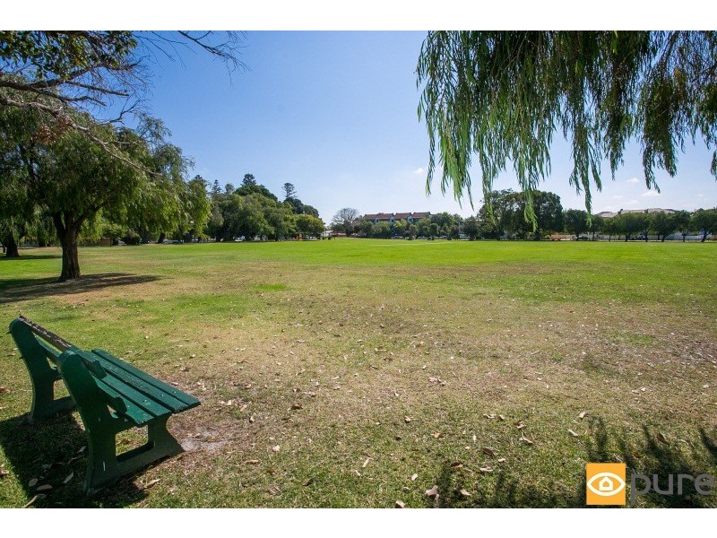 2/1 Mary Street, Como WA 6152