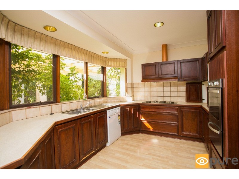 16 Hynes Road, Dalkeith WA 6009