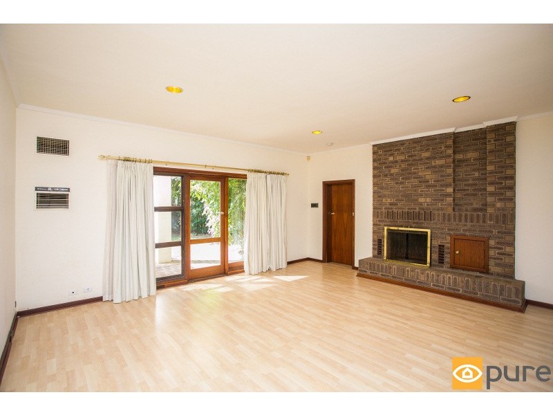 16 Hynes Road, Dalkeith WA 6009