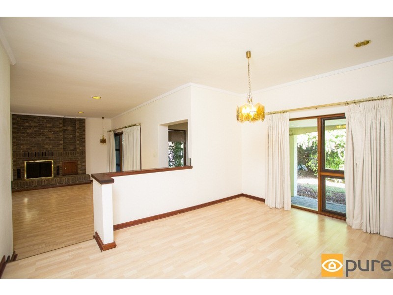16 Hynes Road, Dalkeith WA 6009