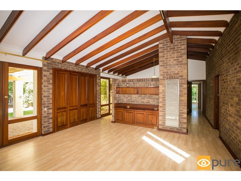 16 Hynes Road, Dalkeith WA 6009