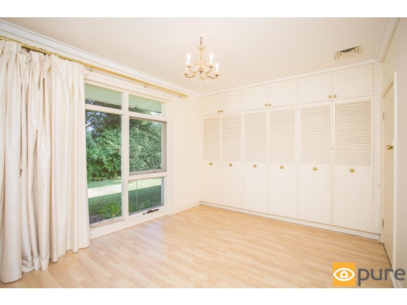 16 Hynes Road, Dalkeith WA 6009