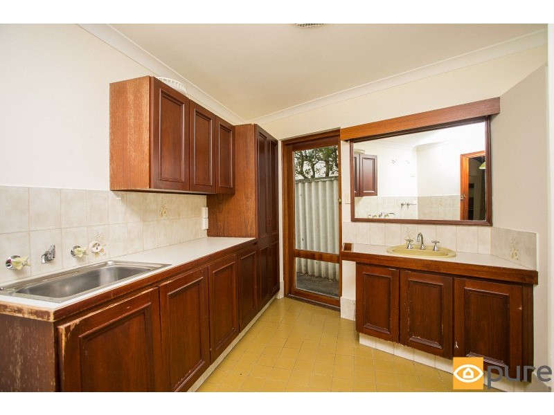 16 Hynes Road, Dalkeith WA 6009