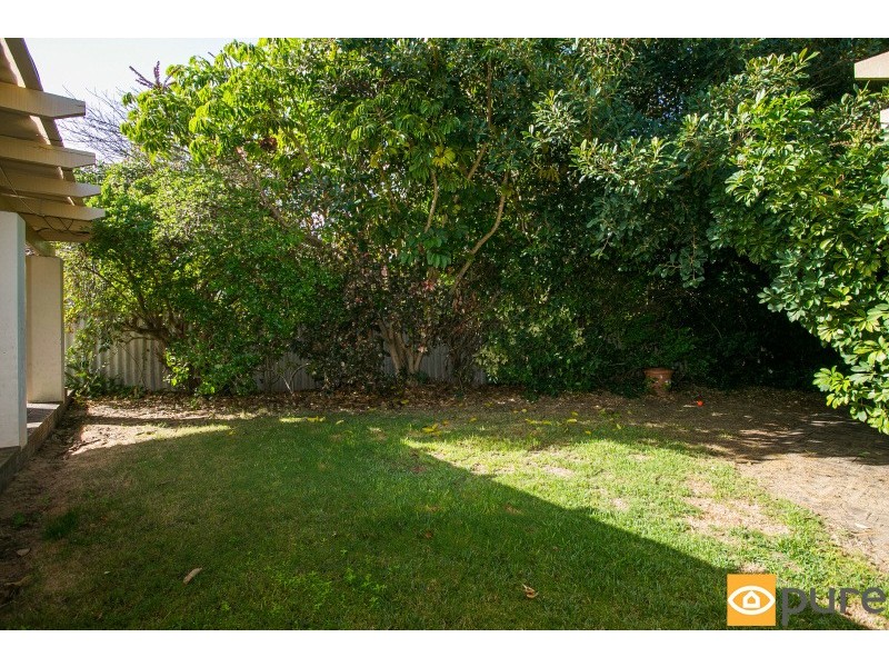 16 Hynes Road, Dalkeith WA 6009
