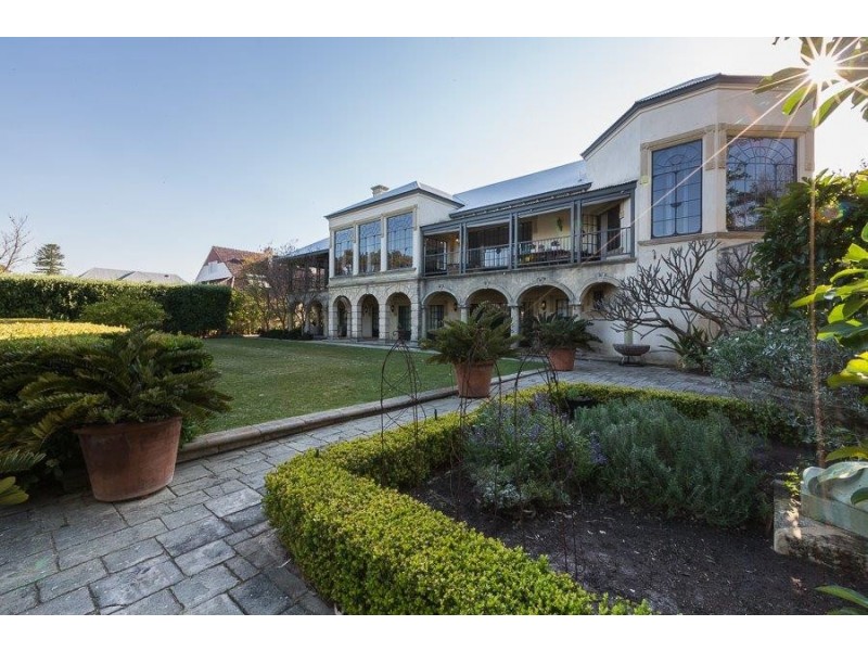 8 Bindaring Parade, Claremont WA 6010