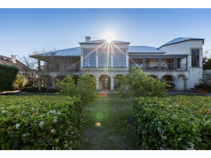 8 Bindaring Parade, Claremont WA 6010