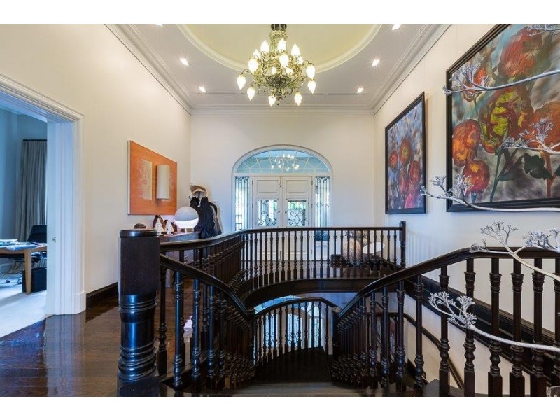 8 Bindaring Parade, Claremont WA 6010