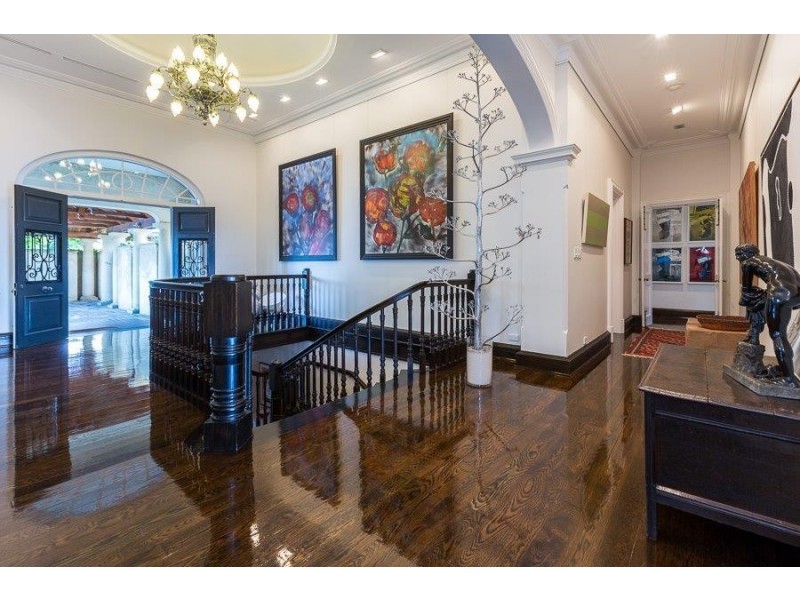 8 Bindaring Parade, Claremont WA 6010