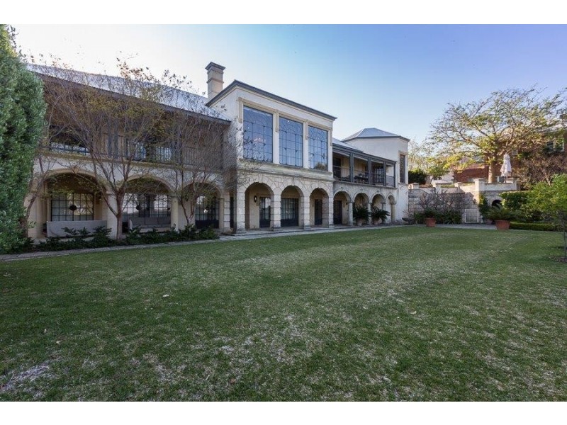 8 Bindaring Parade, Claremont WA 6010