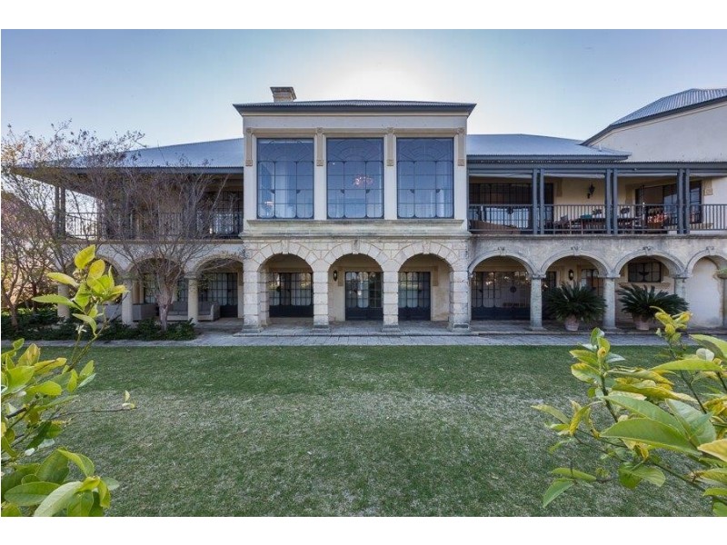 8 Bindaring Parade, Claremont WA 6010