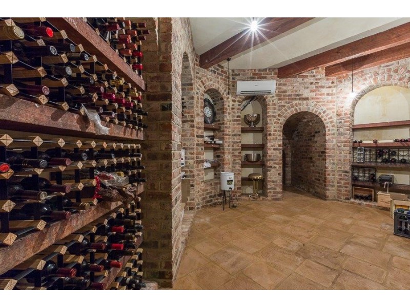 8 Bindaring Parade, Claremont WA 6010