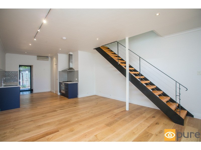 2/228 Hampden Road, Crawley WA 6009