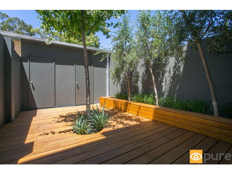 2/228 Hampden Road, Crawley WA 6009