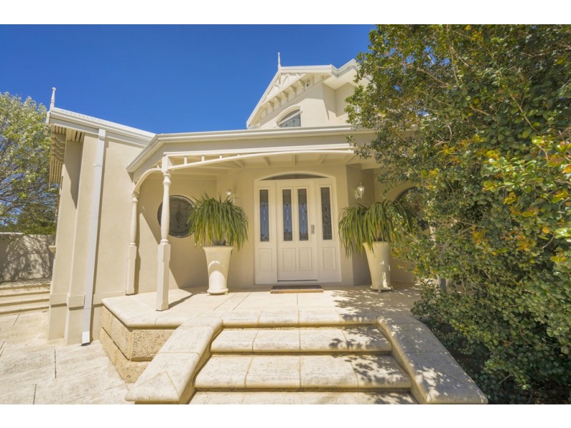 32 Bedford Street, Nedlands WA 6009