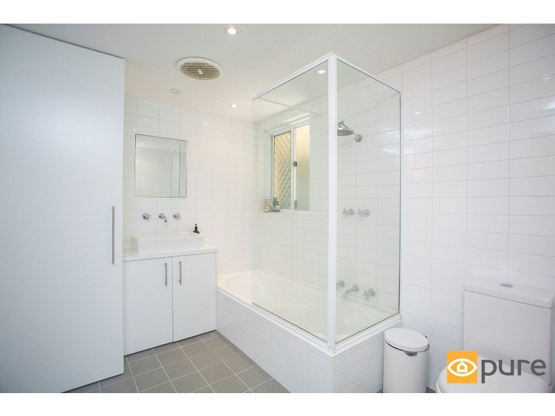 2/18 Beach Street, Cottesloe WA 6011