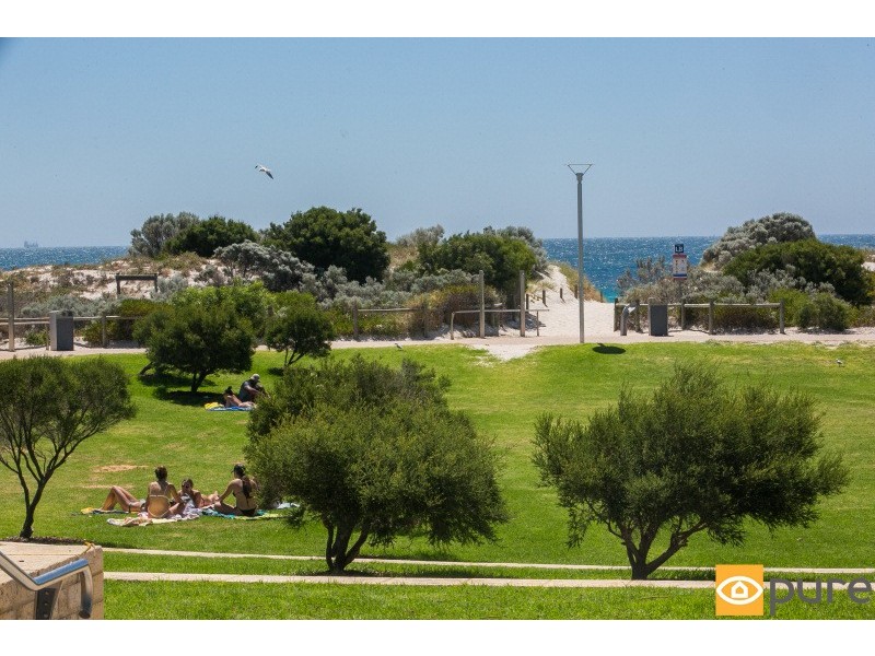 212/17 Freeman Loop, North Fremantle WA 6159