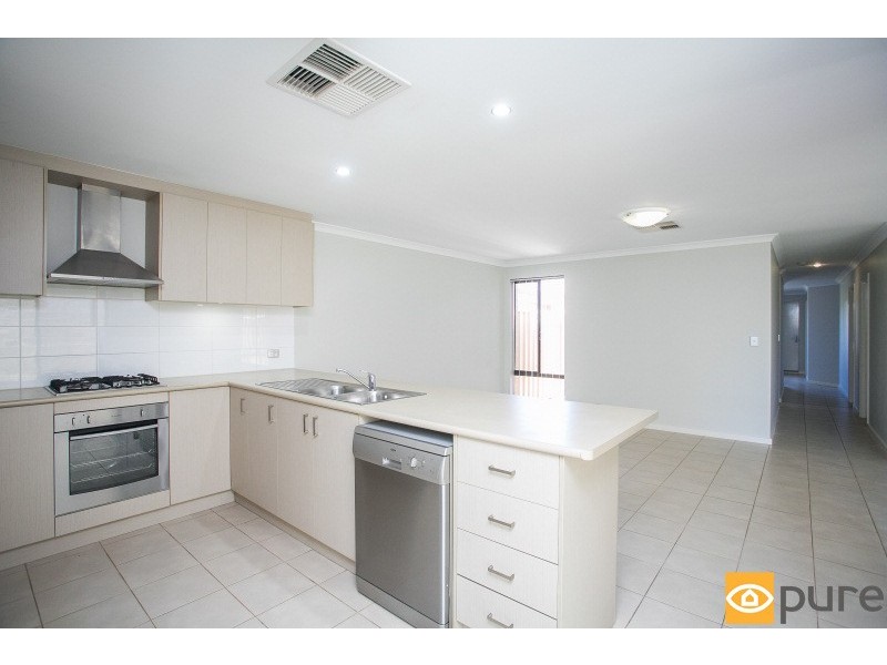 16 Weetman Road, Hammond Park WA 6164