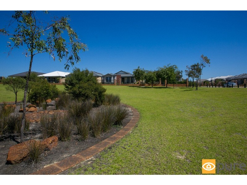 16 Weetman Road, Hammond Park WA 6164