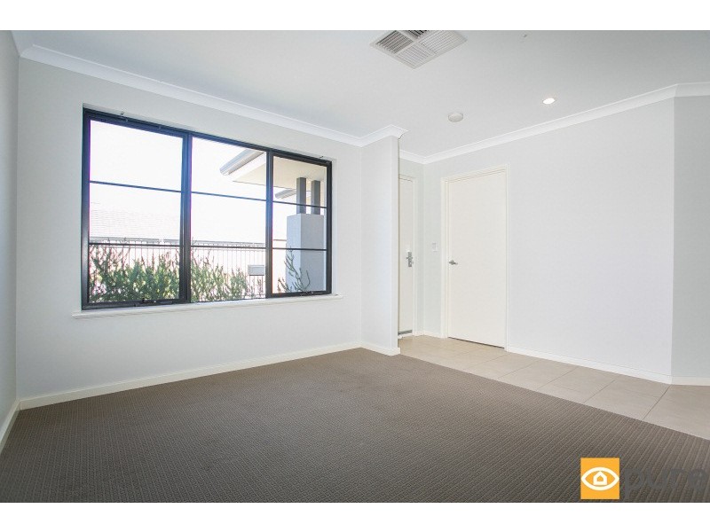 16 Weetman Road, Hammond Park WA 6164