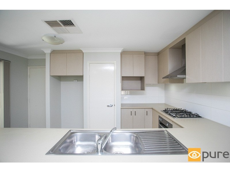 16 Weetman Road, Hammond Park WA 6164