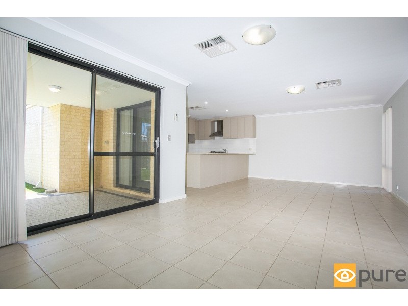 16 Weetman Road, Hammond Park WA 6164