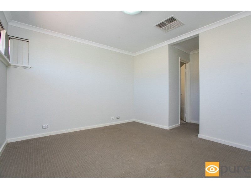 16 Weetman Road, Hammond Park WA 6164