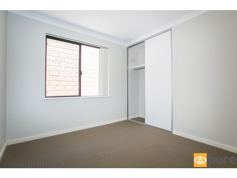 16 Weetman Road, Hammond Park WA 6164