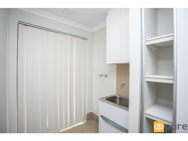 16 Weetman Road, Hammond Park WA 6164