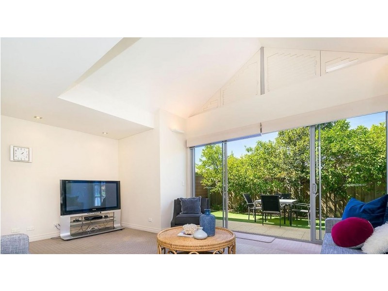 10 Bostock Road, Nedlands WA 6009