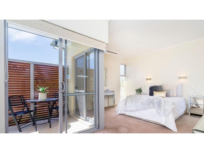 10 Bostock Road, Nedlands WA 6009