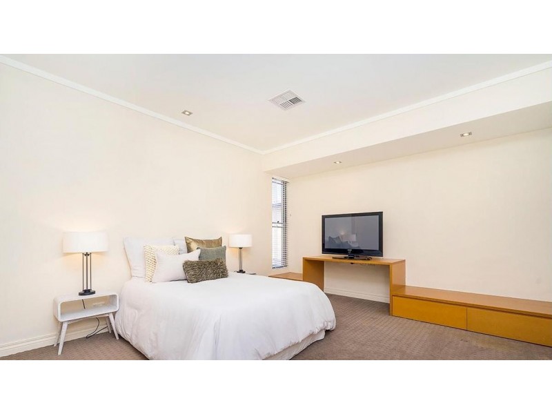 10 Bostock Road, Nedlands WA 6009
