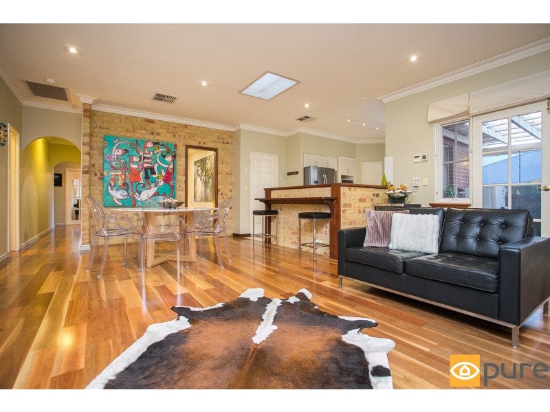 14 McKenna Glen, Mount Claremont WA 6010