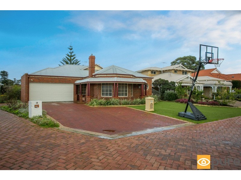 14 McKenna Glen, Mount Claremont WA 6010