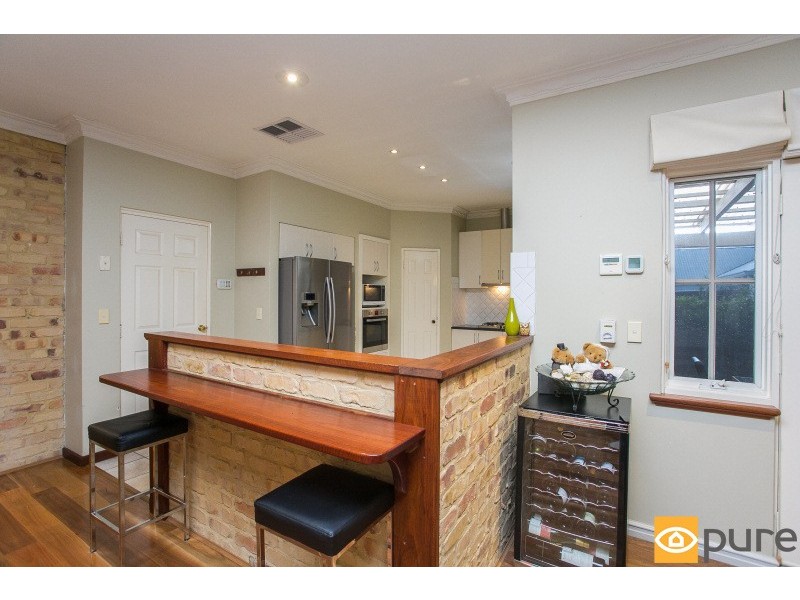 14 McKenna Glen, Mount Claremont WA 6010